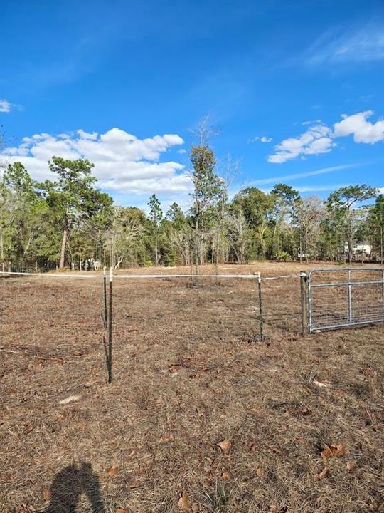 На продажу: $119,000 (2.32 acres)