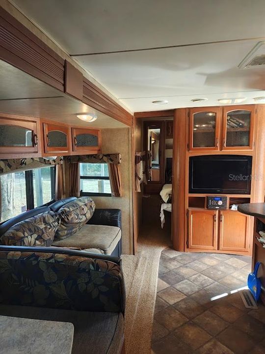 На продажу: $119,000 (2.32 acres)