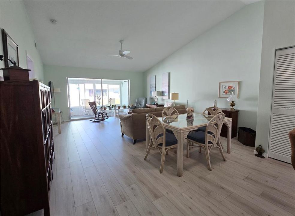 En Venta: $259,000 (2 camas, 2 baños, 1170 Pies cuadrados)