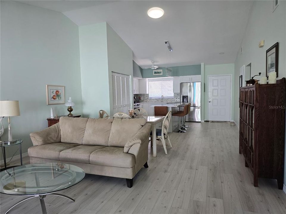 En Venta: $259,000 (2 camas, 2 baños, 1170 Pies cuadrados)