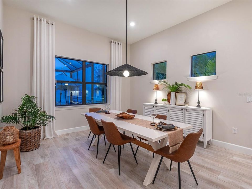 Activo con contrato: $1,395,000 (3 camas, 3 baños, 2492 Pies cuadrados)