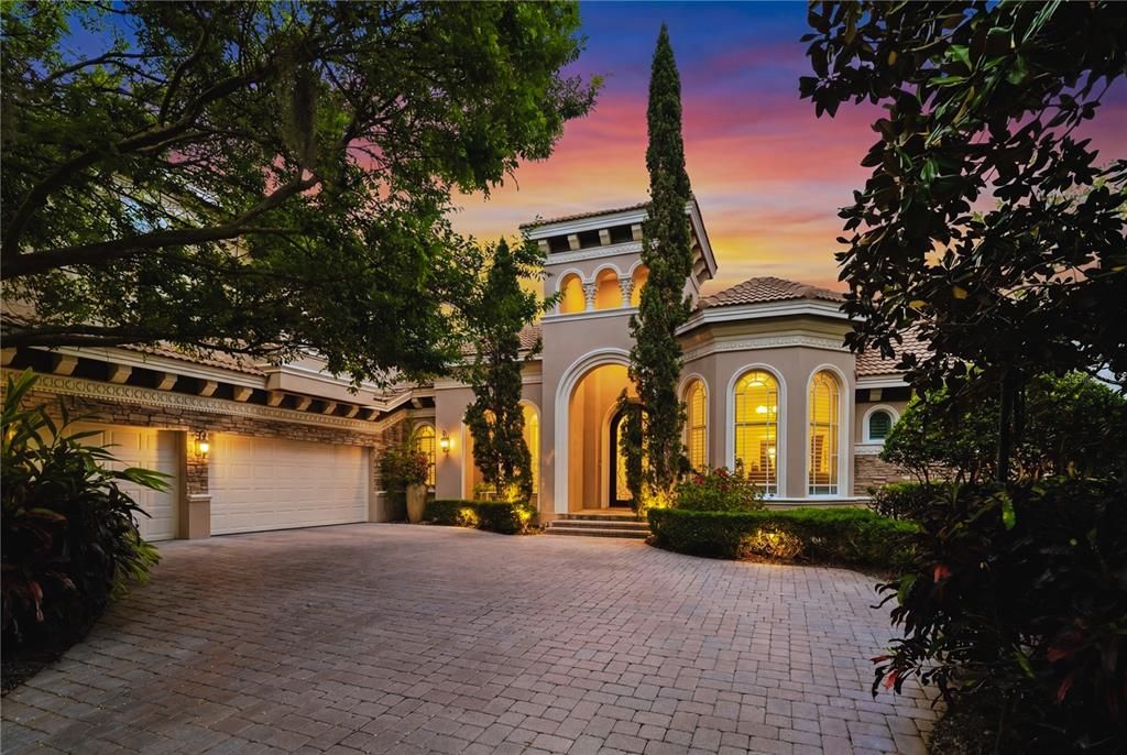 Recently Sold: $2,600,000 (6 beds, 4 baths, 5390 Square Feet)