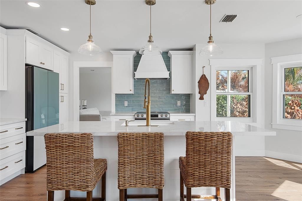 Active With Contract: $799,900 (4 beds, 3 baths, 2984 Square Feet)