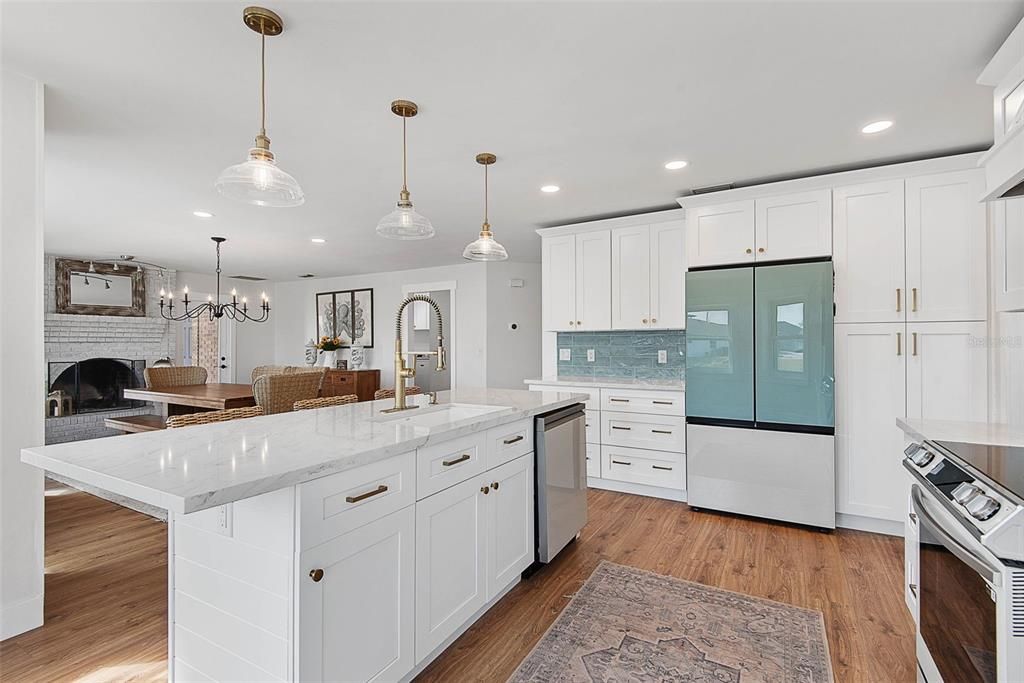 Active With Contract: $799,900 (4 beds, 3 baths, 2984 Square Feet)