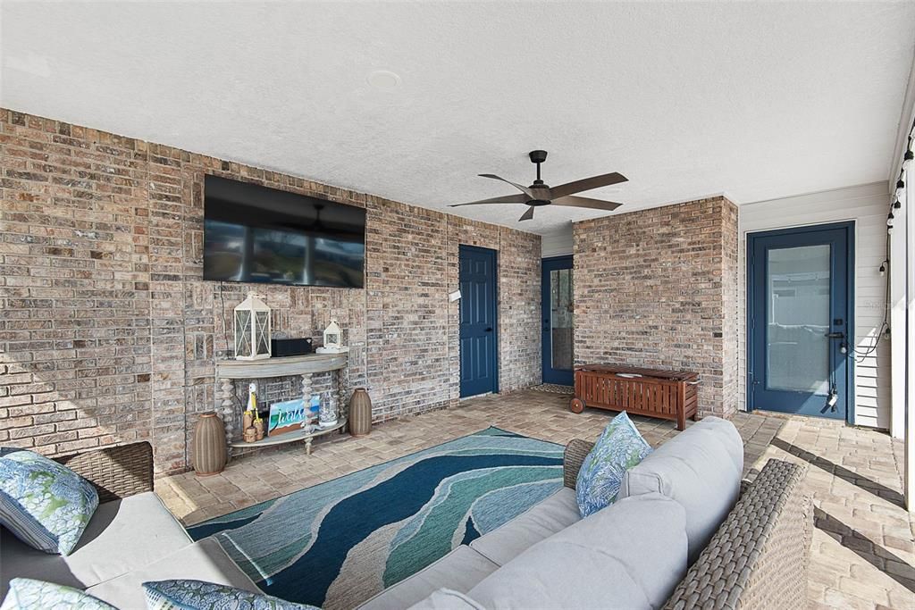Active With Contract: $799,900 (4 beds, 3 baths, 2984 Square Feet)