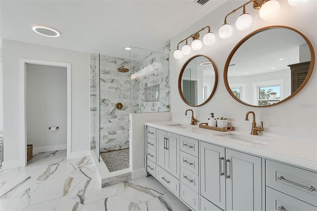 Active With Contract: $799,900 (4 beds, 3 baths, 2984 Square Feet)