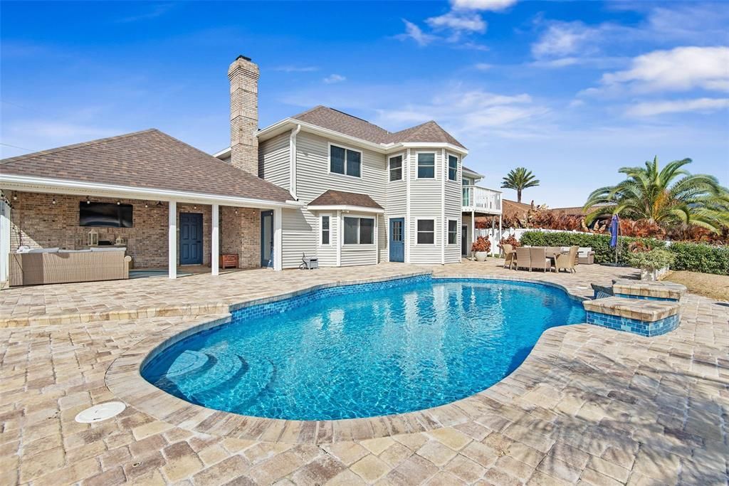 Active With Contract: $799,900 (4 beds, 3 baths, 2984 Square Feet)