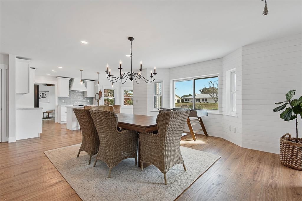 Active With Contract: $799,900 (4 beds, 3 baths, 2984 Square Feet)