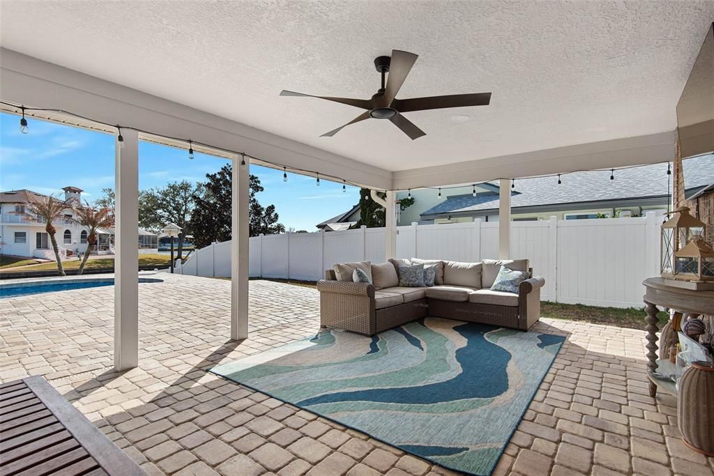 Active With Contract: $799,900 (4 beds, 3 baths, 2984 Square Feet)