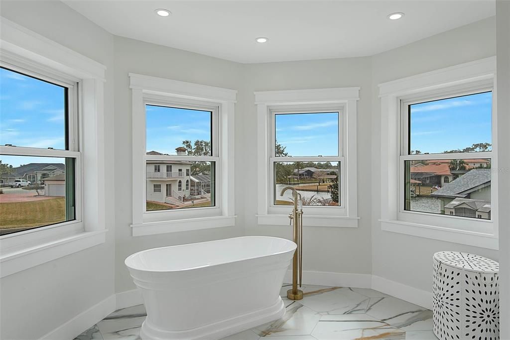 Active With Contract: $799,900 (4 beds, 3 baths, 2984 Square Feet)