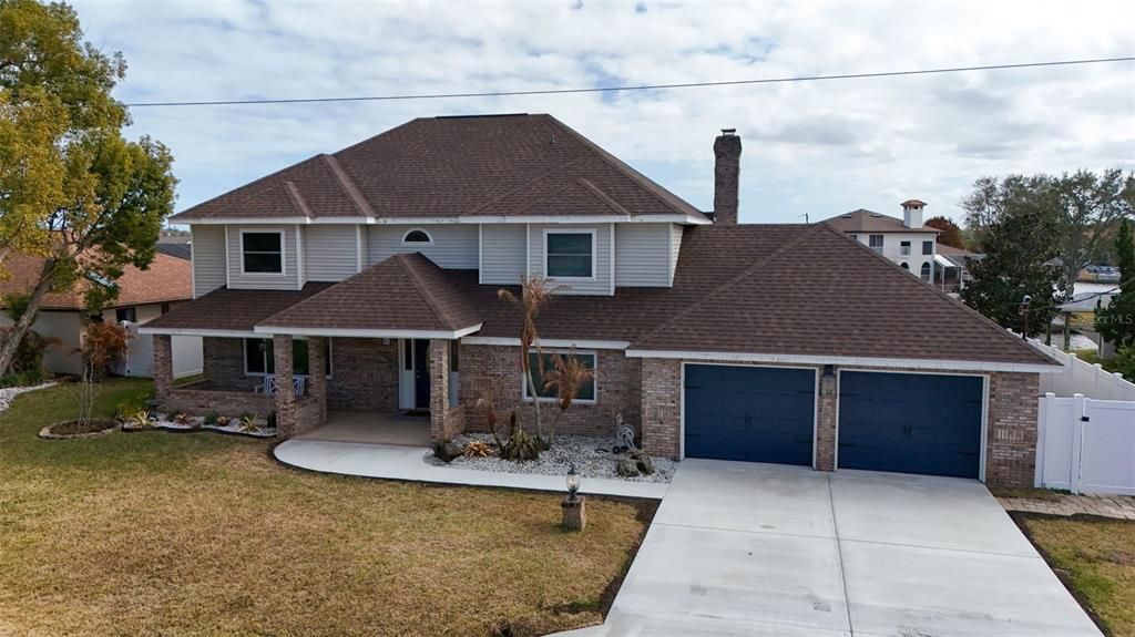Active With Contract: $799,900 (4 beds, 3 baths, 2984 Square Feet)