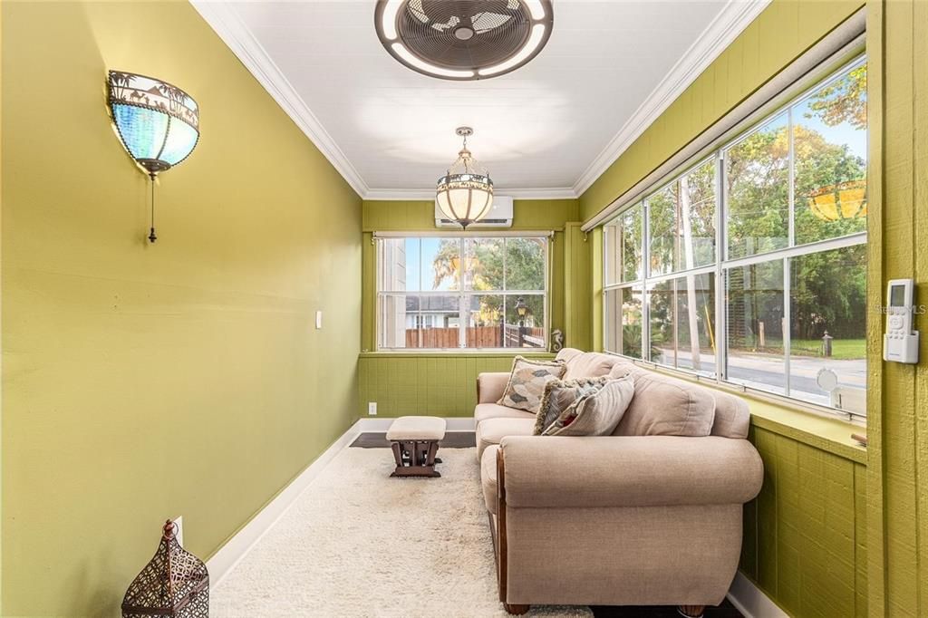 En Venta: $569,000 (2 camas, 2 baños, 2273 Pies cuadrados)