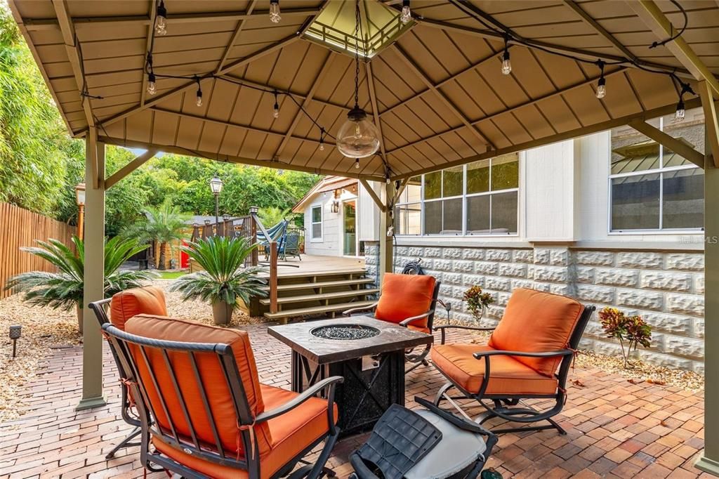 En Venta: $569,000 (2 camas, 2 baños, 2273 Pies cuadrados)