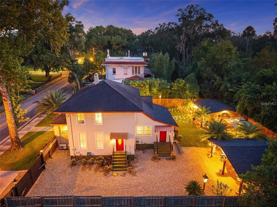 En Venta: $569,000 (2 camas, 2 baños, 2273 Pies cuadrados)