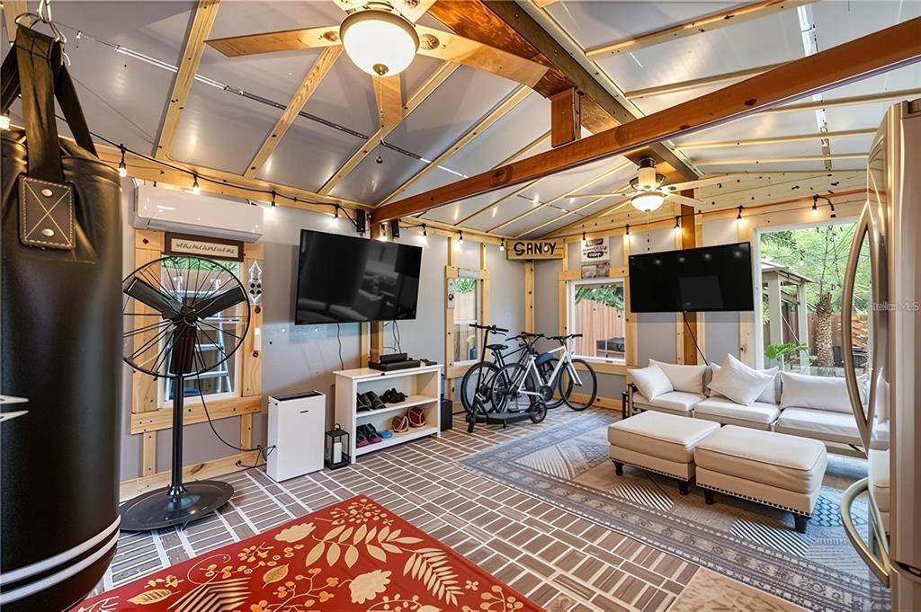 En Venta: $569,000 (2 camas, 2 baños, 2273 Pies cuadrados)