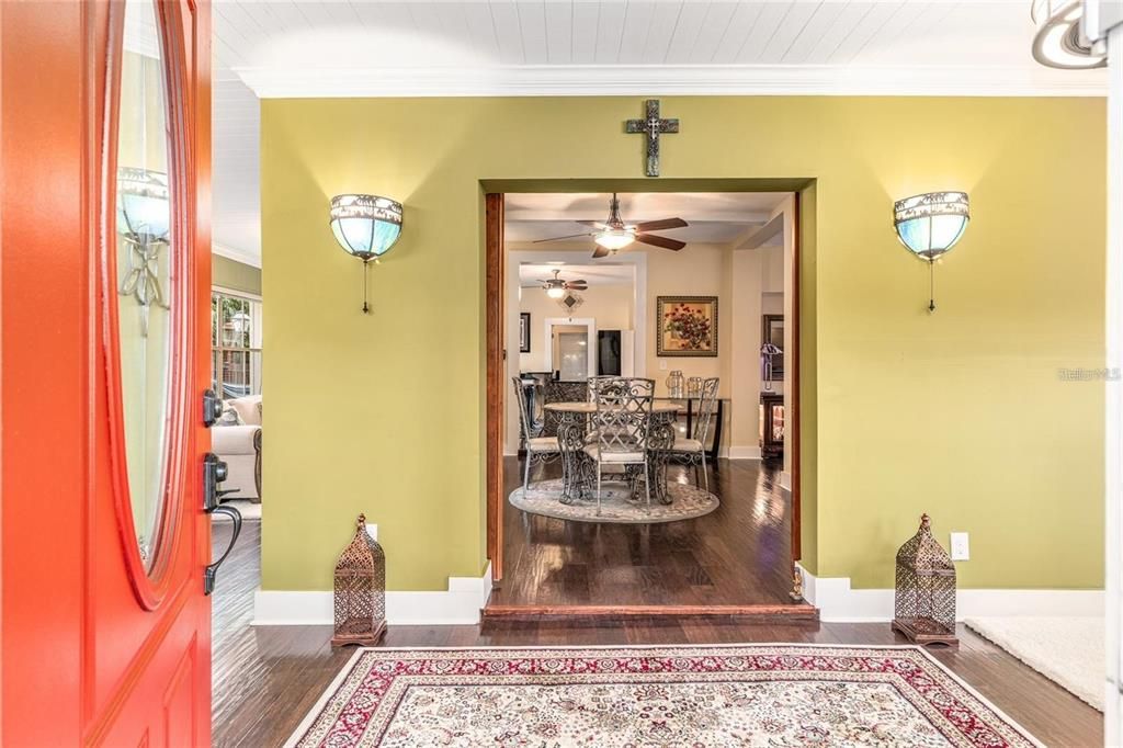 En Venta: $569,000 (2 camas, 2 baños, 2273 Pies cuadrados)