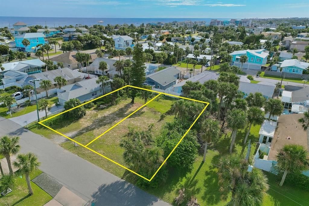 На продажу: $210,000 (0.12 acres)