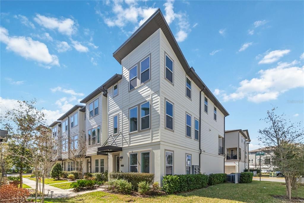 Recently Sold: $625,000 (3 beds, 3 baths, 2167 Square Feet)