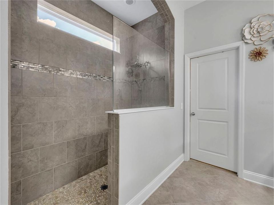 Active With Contract: $725,000 (4 beds, 3 baths, 3032 Square Feet)