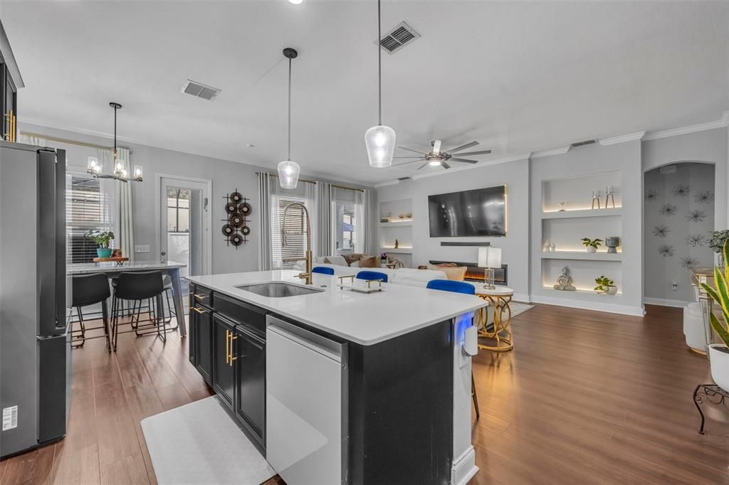 Active With Contract: $725,000 (4 beds, 3 baths, 3032 Square Feet)
