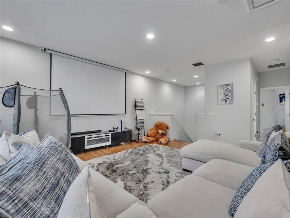 Active With Contract: $725,000 (4 beds, 3 baths, 3032 Square Feet)