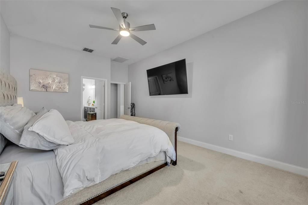 Active With Contract: $725,000 (4 beds, 3 baths, 3032 Square Feet)