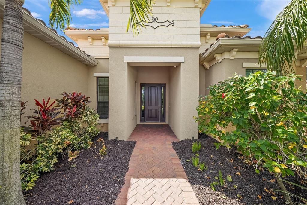 Active With Contract: $995,000 (4 beds, 4 baths, 3438 Square Feet)