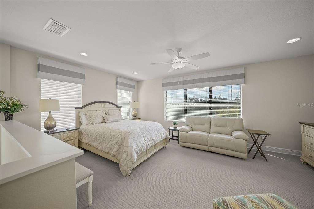 Active With Contract: $995,000 (4 beds, 4 baths, 3438 Square Feet)