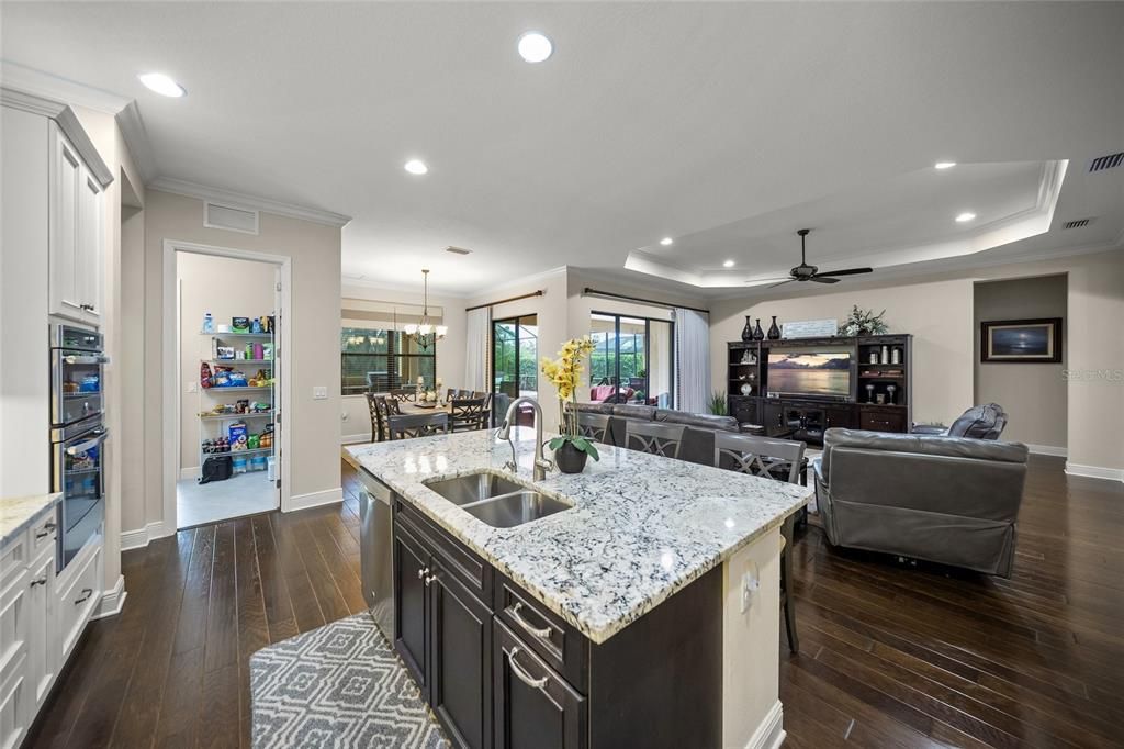 Active With Contract: $995,000 (4 beds, 4 baths, 3438 Square Feet)