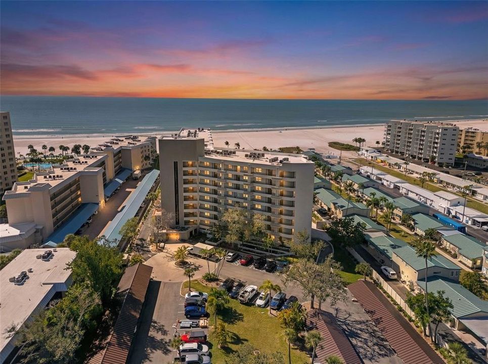 For Sale: $1,150,000 (2 beds, 2 baths, 1498 Square Feet)