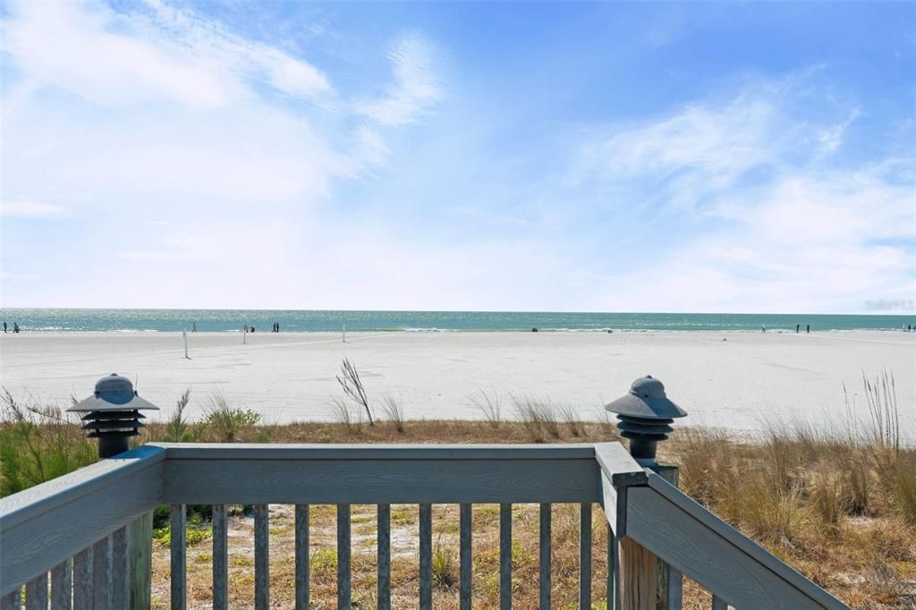 For Sale: $1,150,000 (2 beds, 2 baths, 1498 Square Feet)