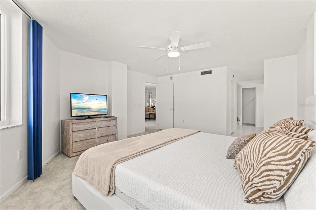 For Sale: $1,150,000 (2 beds, 2 baths, 1498 Square Feet)