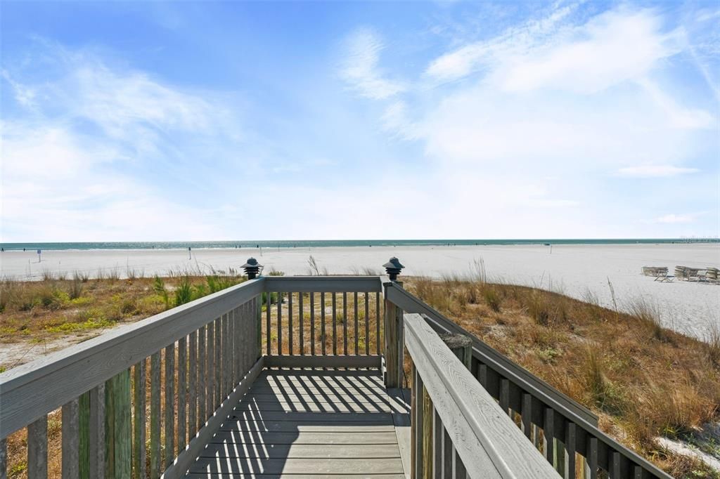For Sale: $1,150,000 (2 beds, 2 baths, 1498 Square Feet)