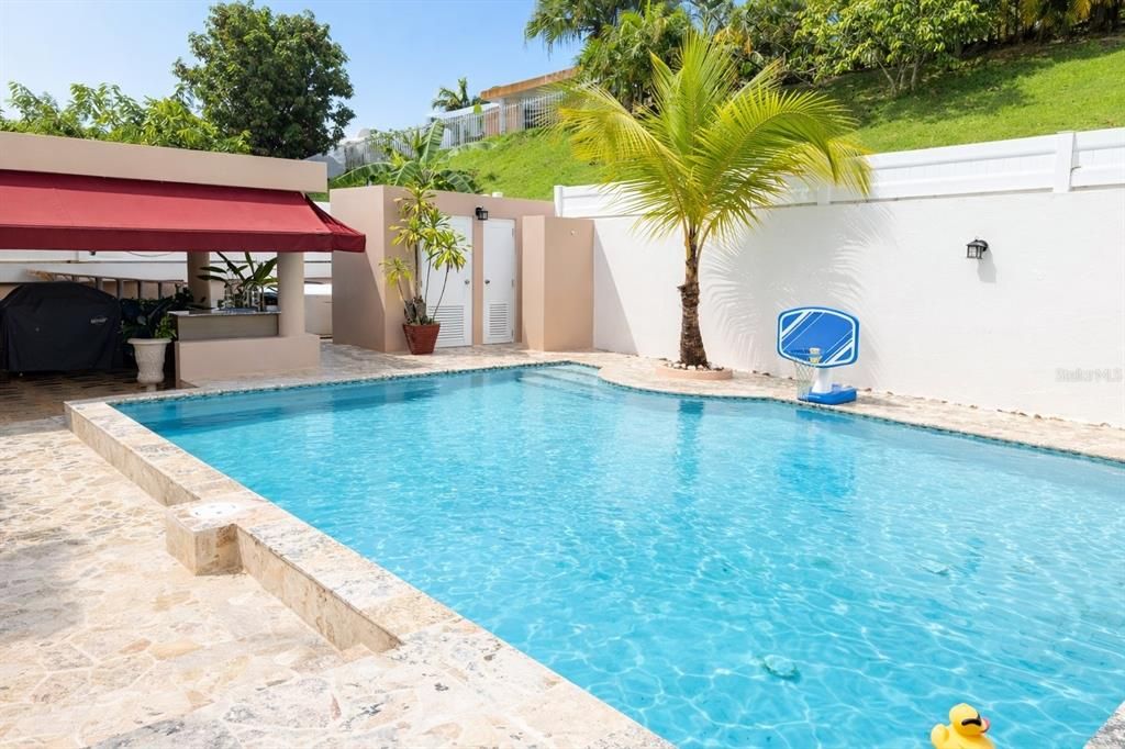En Venta: $468,000 (3 camas, 2 baños, 1967 Pies cuadrados)