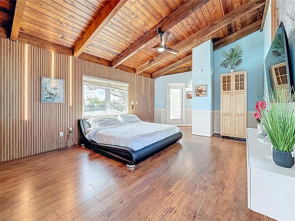 For Rent: $6,900 (3 beds, 2 baths, 2189 Square Feet)