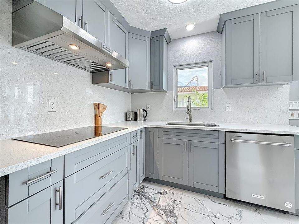 For Rent: $6,900 (3 beds, 2 baths, 2189 Square Feet)