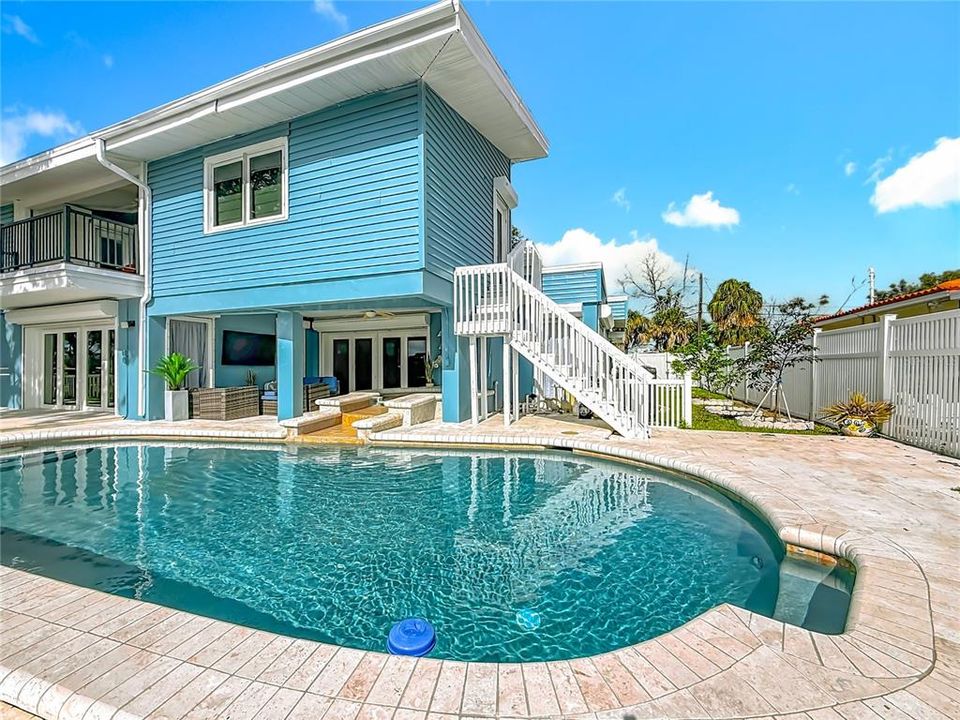 For Rent: $6,900 (3 beds, 2 baths, 2189 Square Feet)