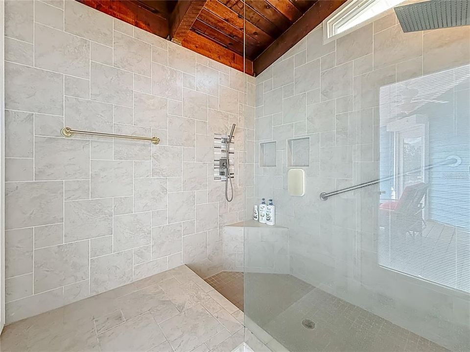 For Rent: $6,900 (3 beds, 2 baths, 2189 Square Feet)