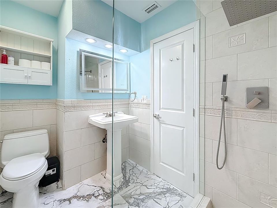 For Rent: $6,900 (3 beds, 2 baths, 2189 Square Feet)