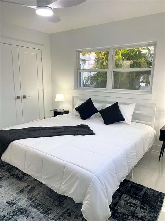 For Sale: $669,000 (2 beds, 2 baths, 1061 Square Feet)