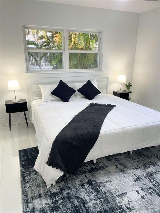 For Sale: $669,000 (2 beds, 2 baths, 1061 Square Feet)