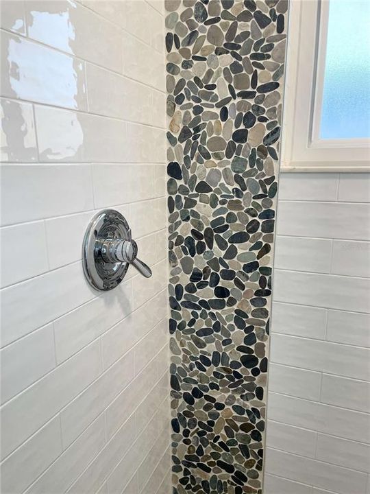 For Sale: $669,000 (2 beds, 2 baths, 1061 Square Feet)