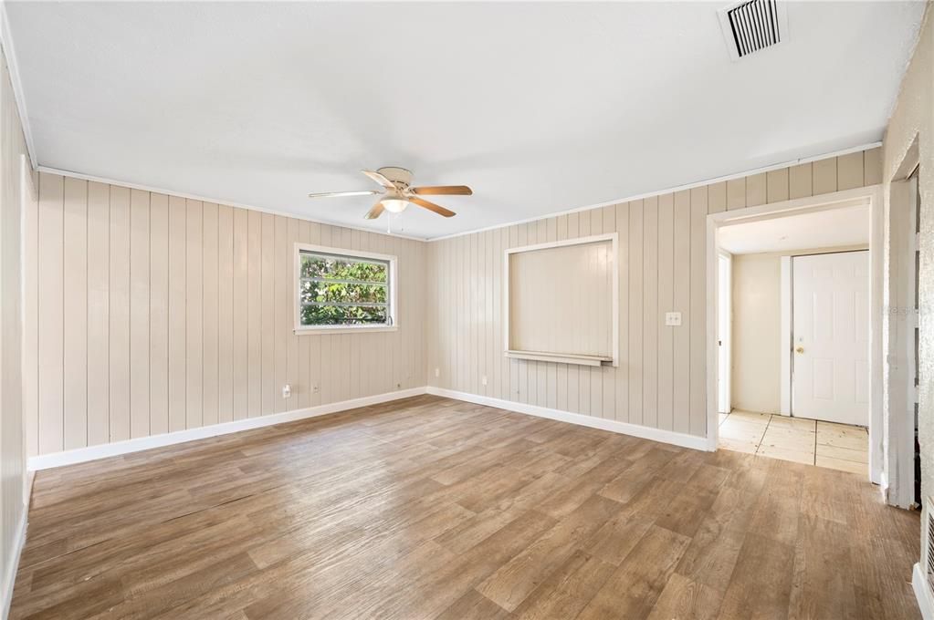 На продажу: $299,900 (5 спален, 0 ванн, 2515 Квадратных фут)