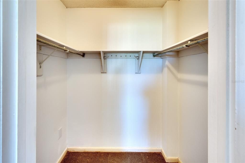 Под контрактом: $120,000 (2 спален, 2 ванн, 1044 Квадратных фут)