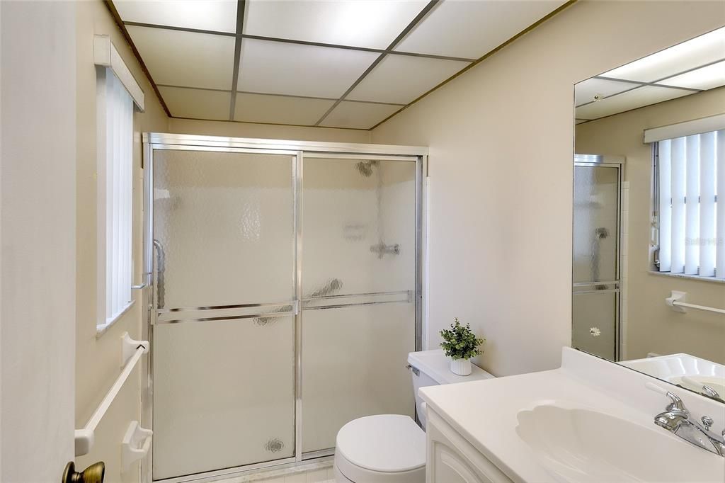 Под контрактом: $120,000 (2 спален, 2 ванн, 1044 Квадратных фут)