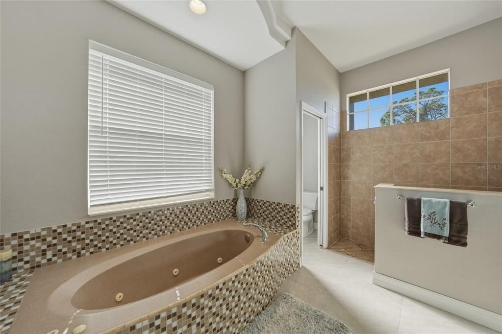 For Sale: $630,000 (4 beds, 2 baths, 2712 Square Feet)