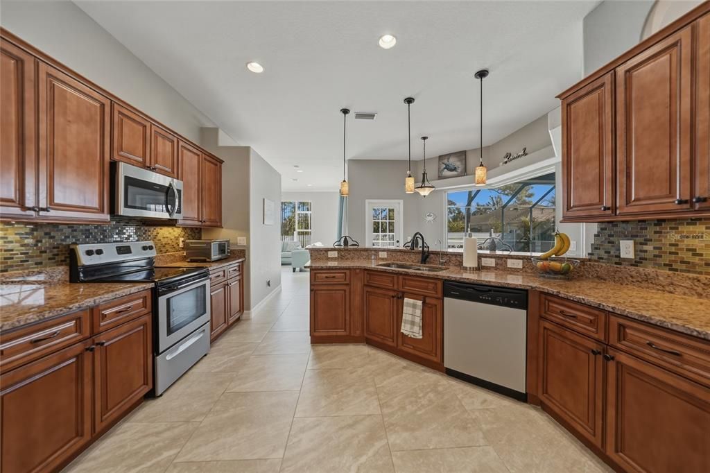 For Sale: $630,000 (4 beds, 2 baths, 2712 Square Feet)