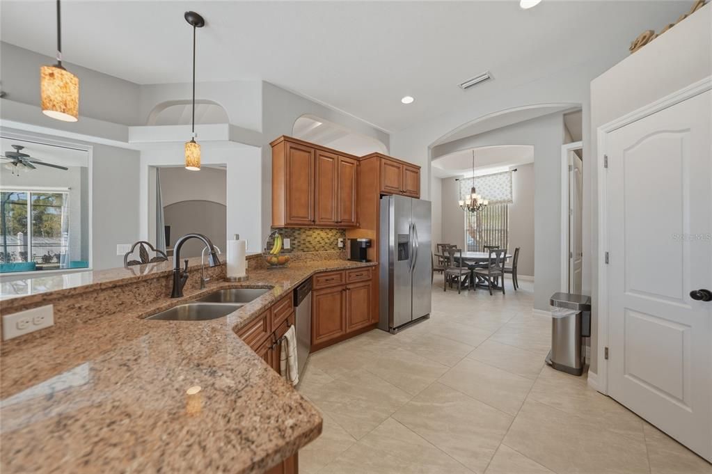 For Sale: $630,000 (4 beds, 2 baths, 2712 Square Feet)