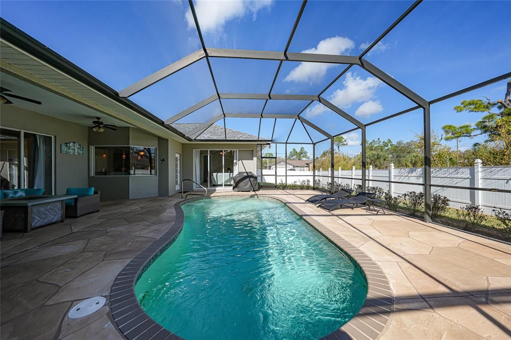 For Sale: $630,000 (4 beds, 2 baths, 2712 Square Feet)