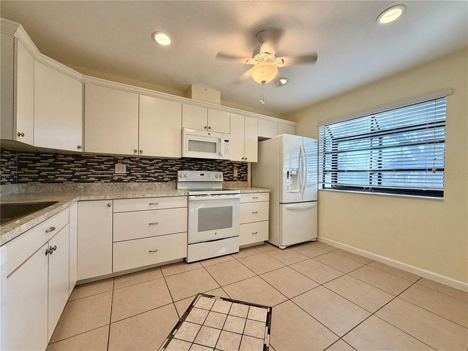 Active With Contract: $70,000 (2 beds, 2 baths, 1210 Square Feet)
